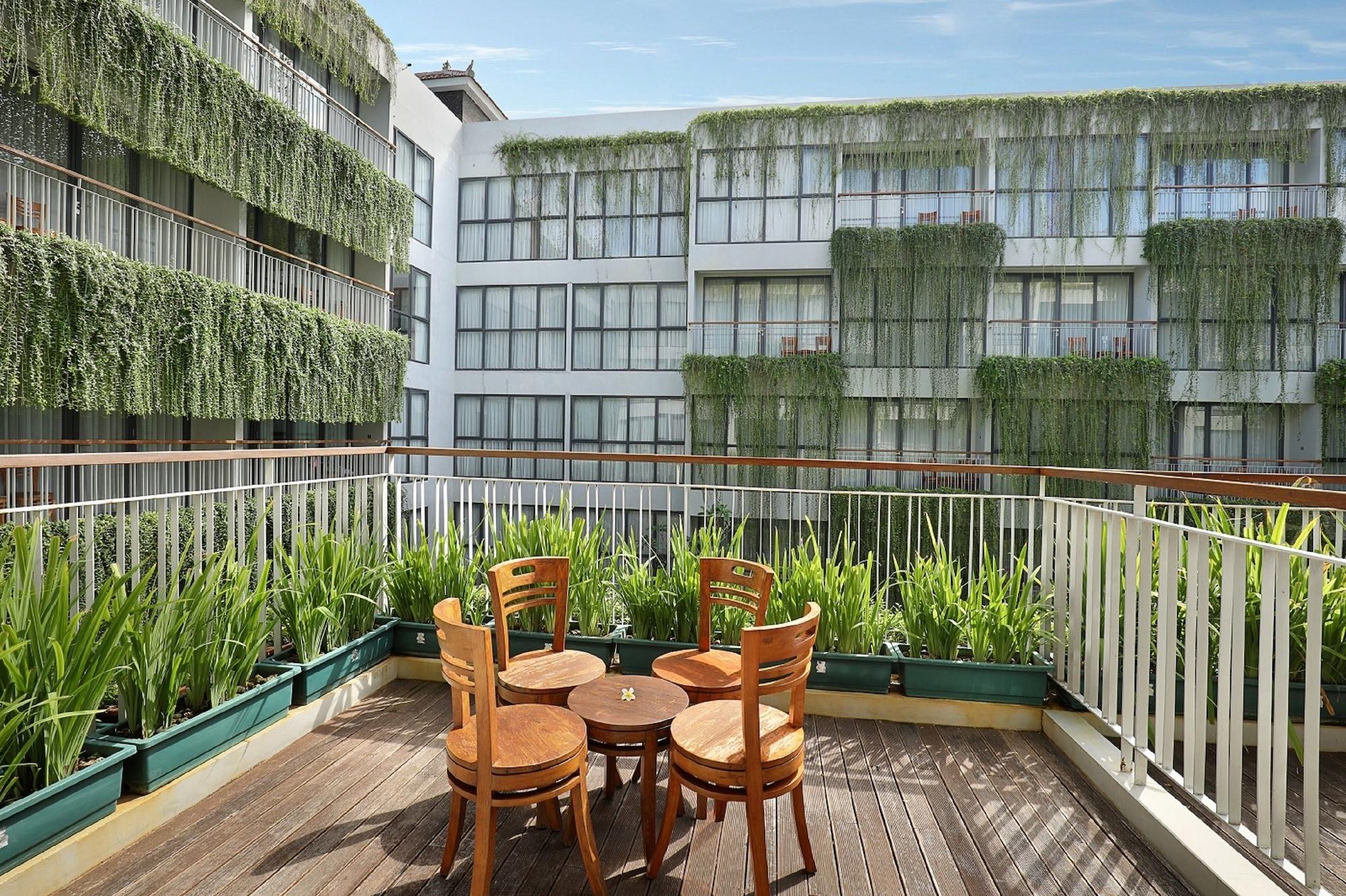 Hotel Neo+ Kuta Legian By Aston Exterior foto