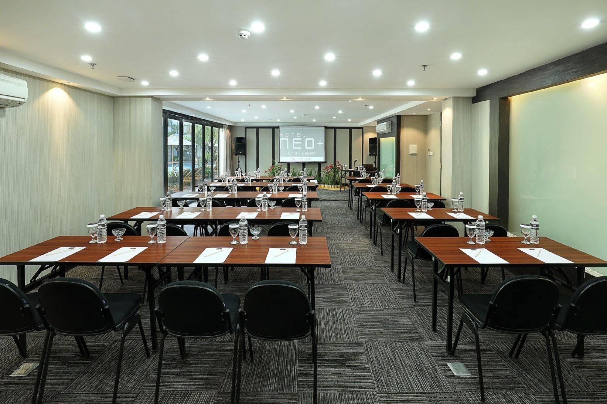 Hotel Neo+ Kuta Legian By Aston Exterior foto